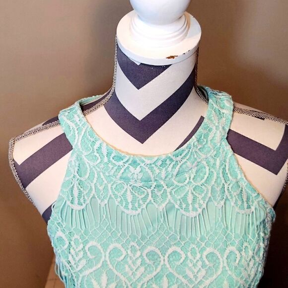 GUC Pinky Sherbert Green Sleeveless Lace Mini Dress Womens - Picture 4 of 9